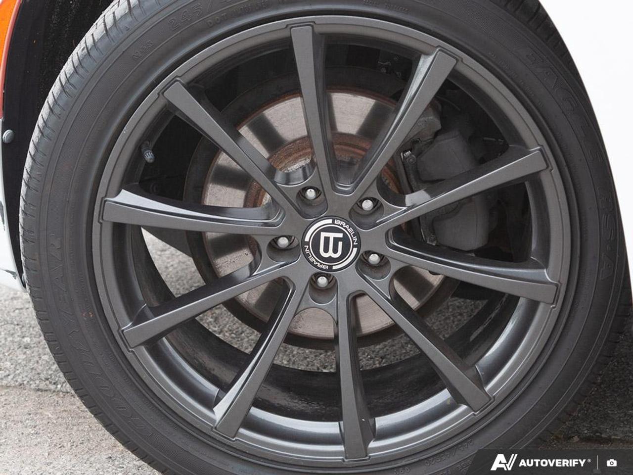 2018 Chrysler 300 LIMITED Photo