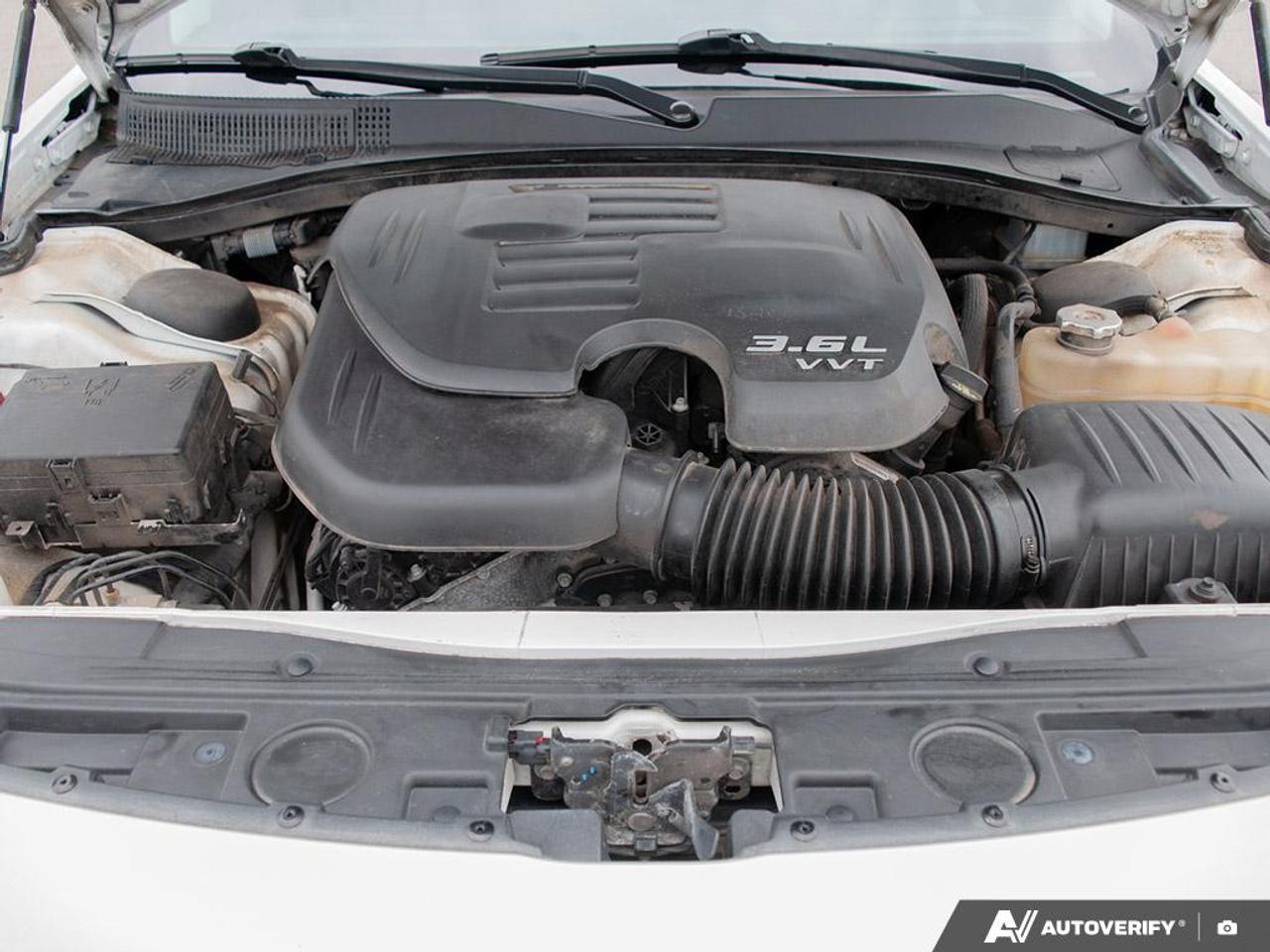 2018 Chrysler 300 LIMITED Photo