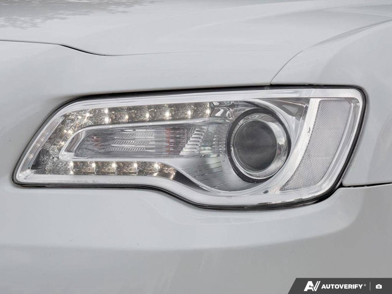 2018 Chrysler 300 LIMITED Photo