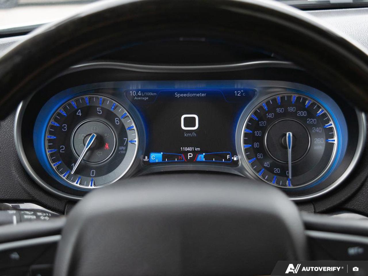 2018 Chrysler 300 LIMITED Photo