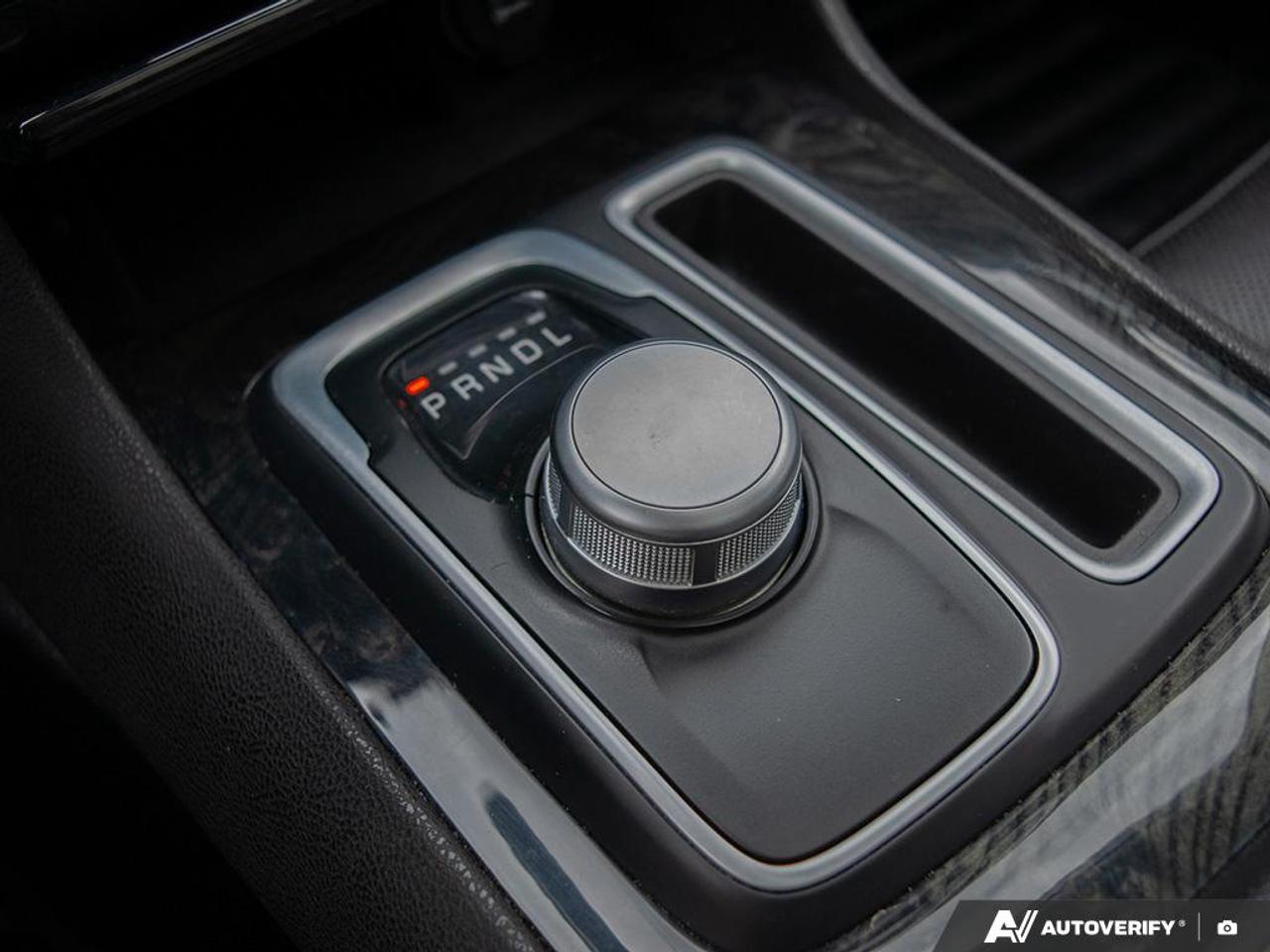 2018 Chrysler 300 LIMITED Photo