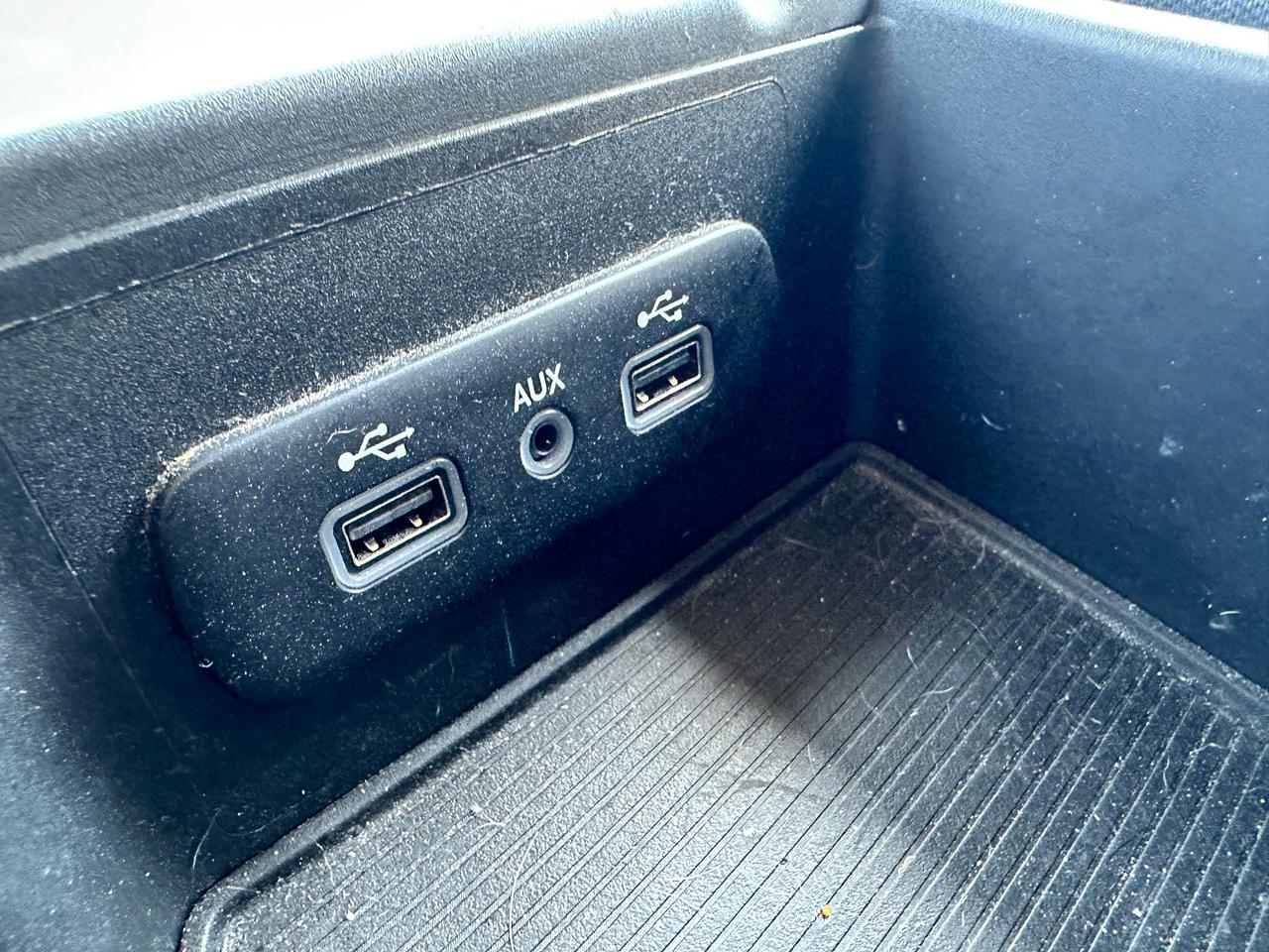 2019 RAM 1500 Classic Express4X4 DBLCab HEMI Cloth 6Passenger XM CarPlay Photo