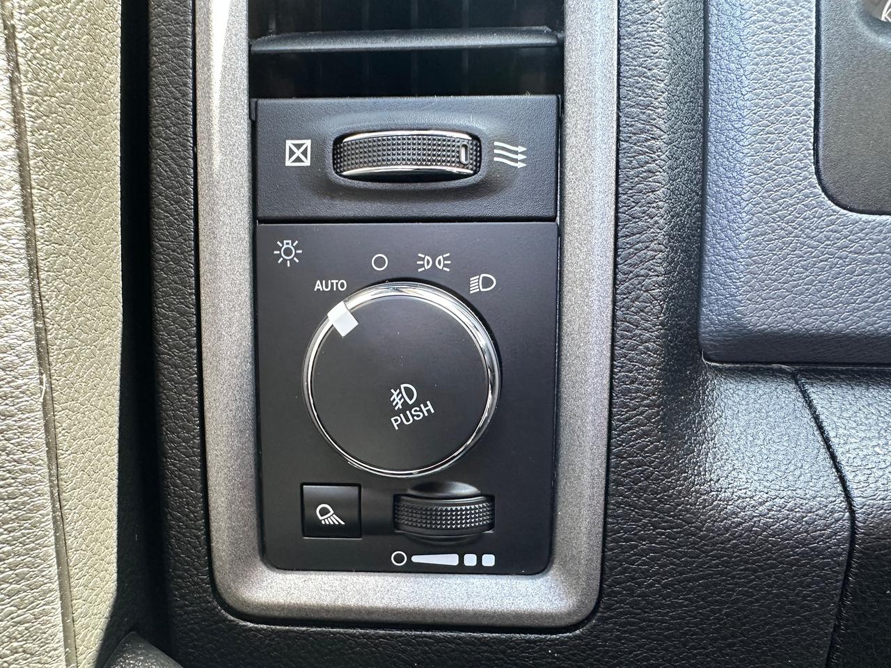2019 RAM 1500 Classic Express4X4 DBLCab HEMI Cloth 6Passenger XM CarPlay Photo