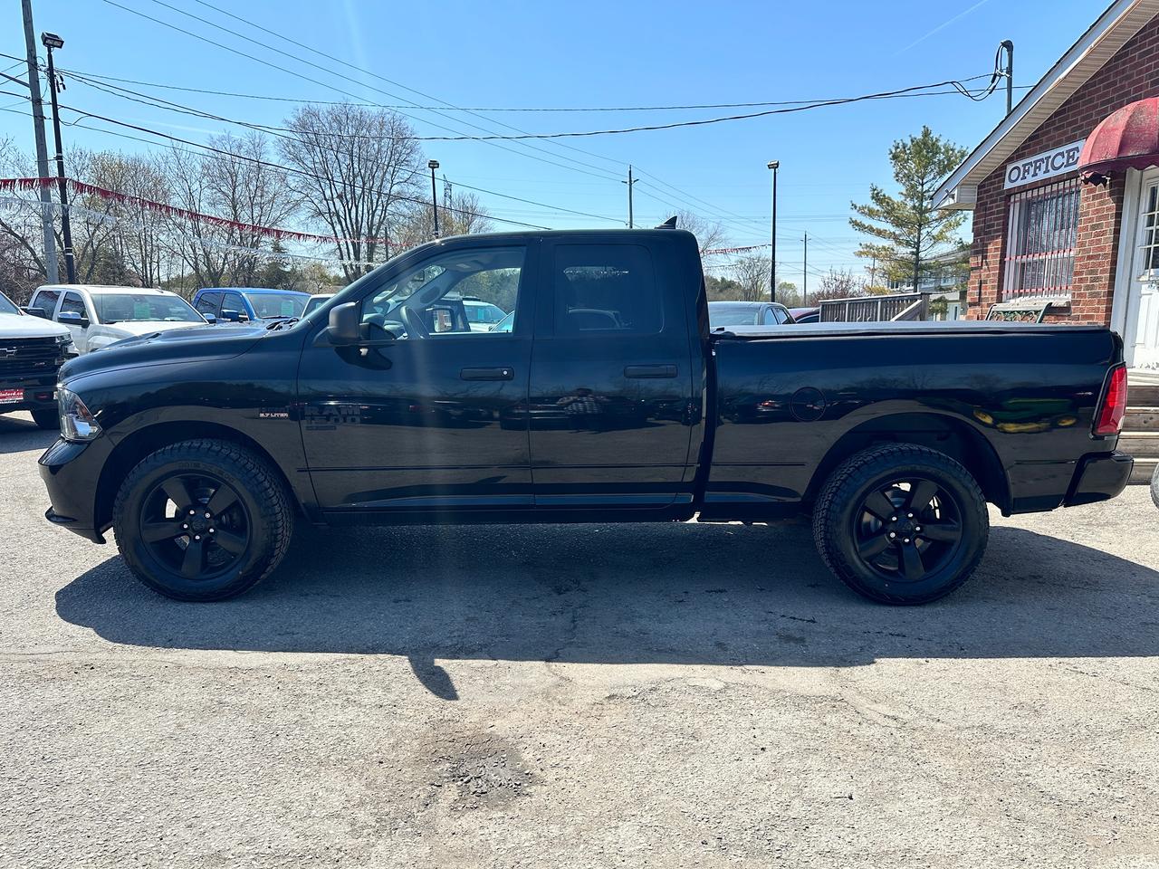 2019 RAM 1500 Classic Express4X4 DBLCab HEMI Cloth 6Passenger XM CarPlay Photo2