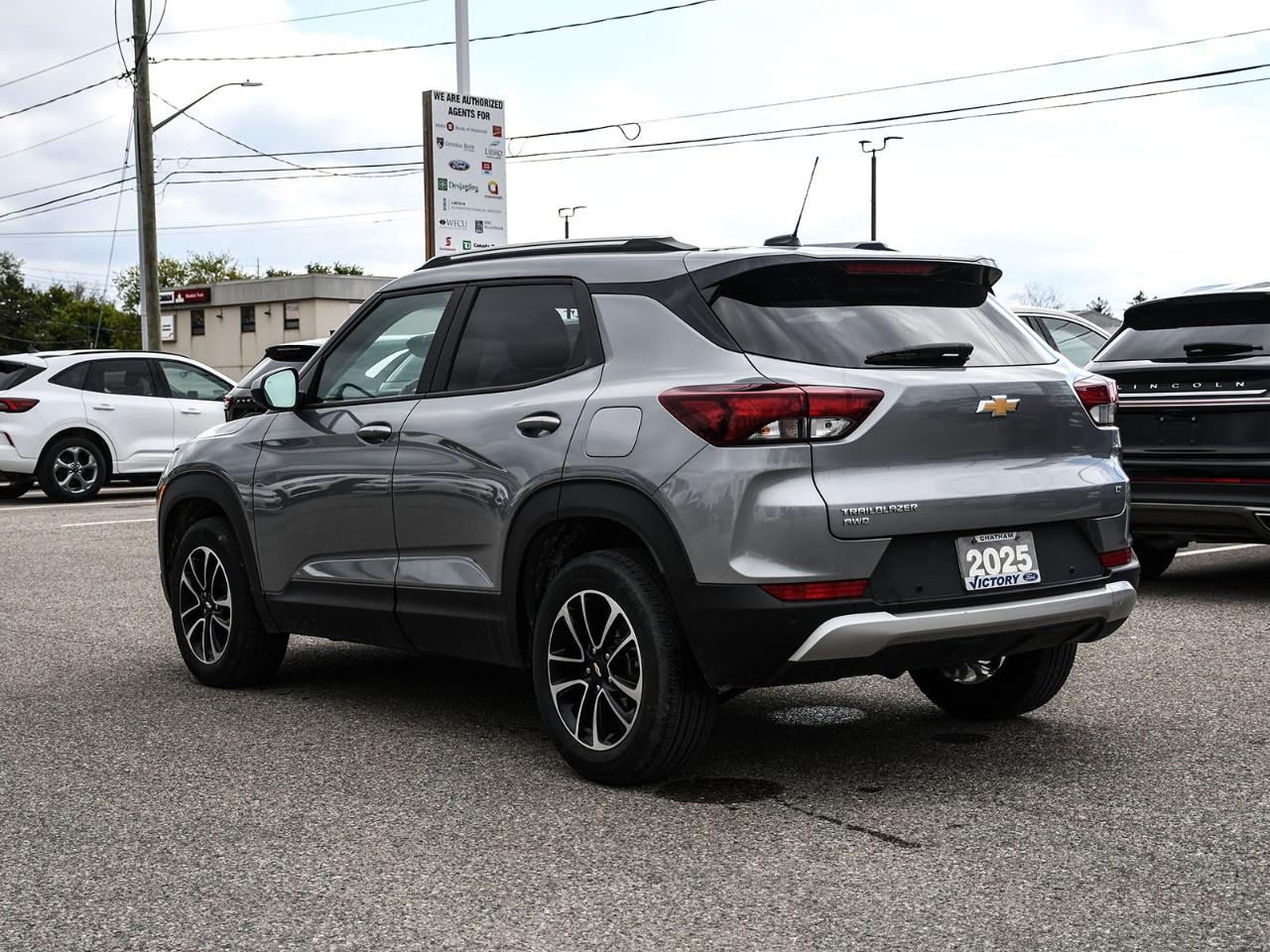 2025 Chevrolet TrailBlazer AWD 4dr LT Photo