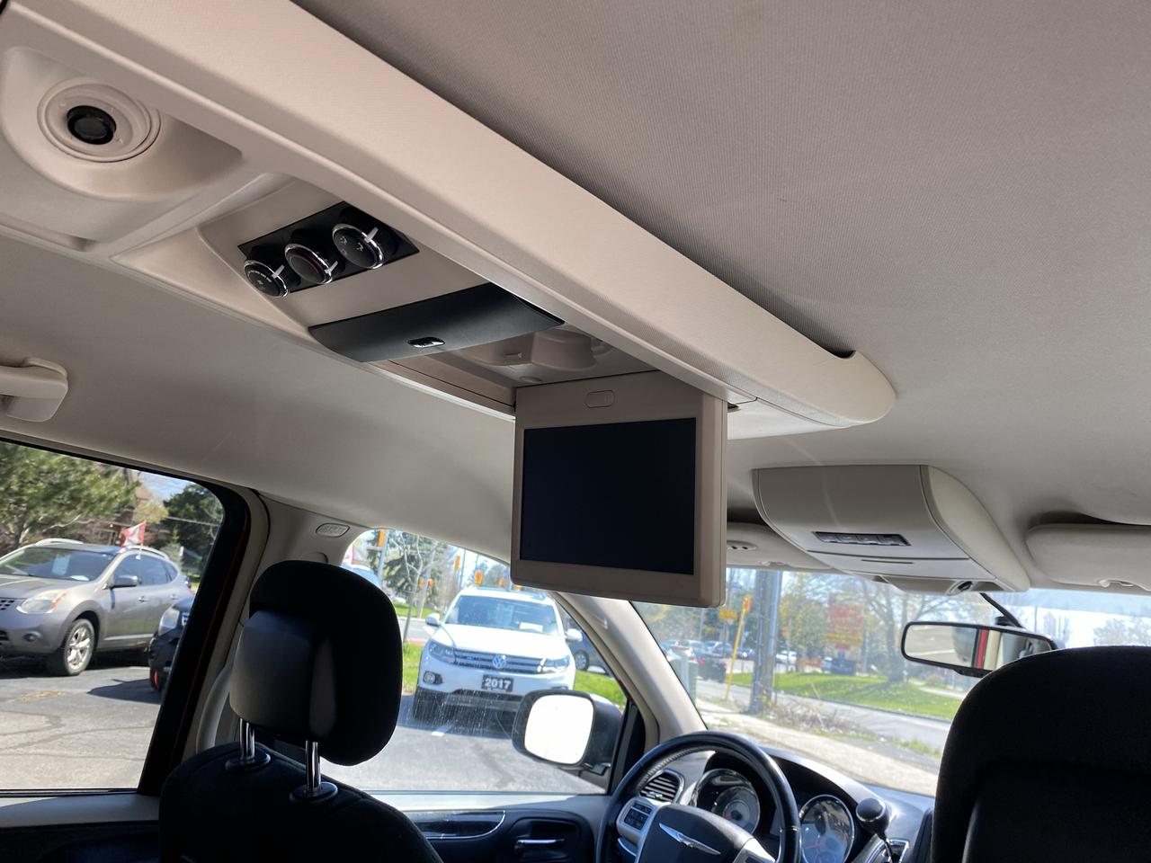 2015 Chrysler Town & Country 7 Passenger/Touring/Power Doors/DVD/Bckup Camera Photo