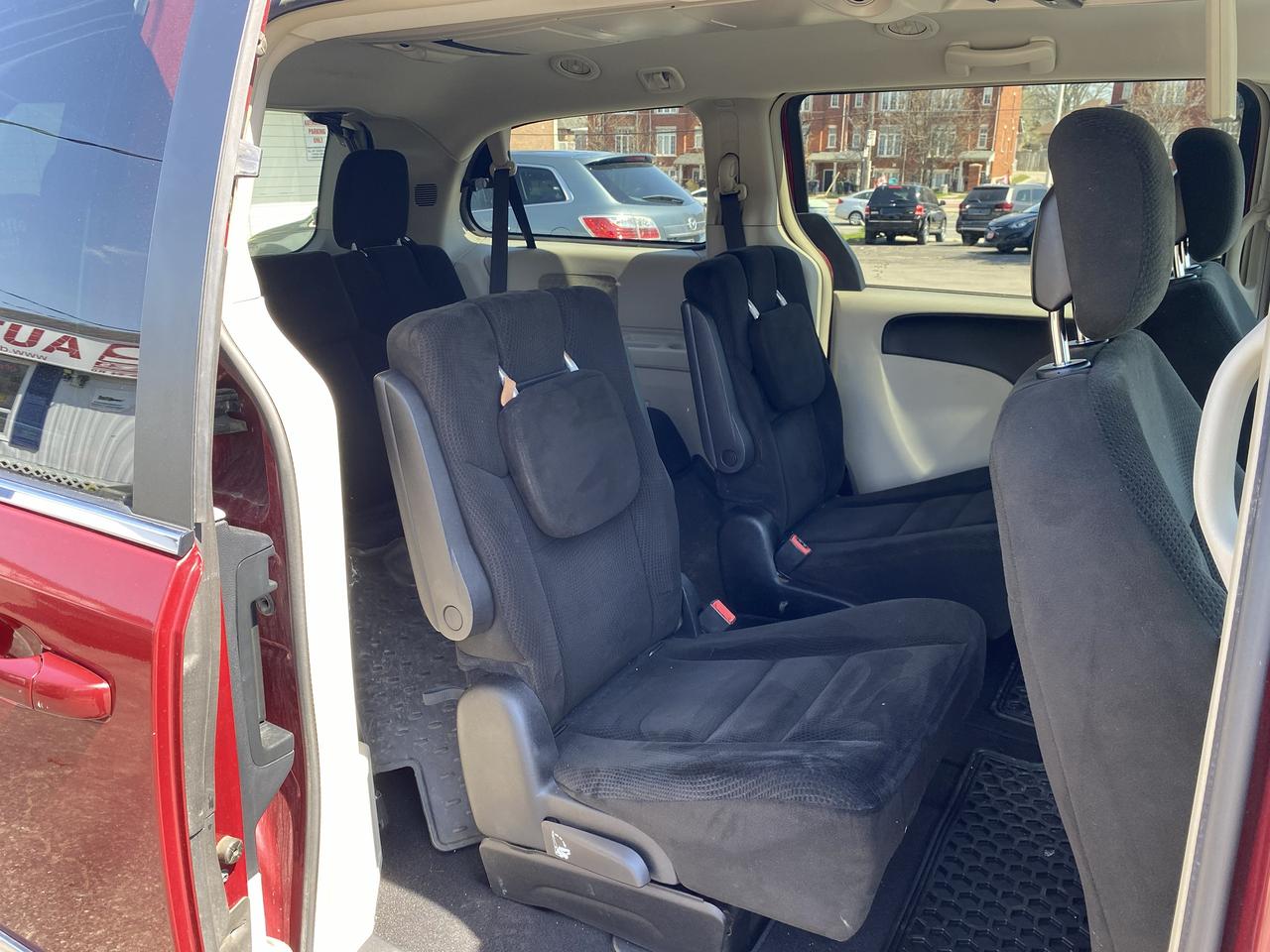 2015 Chrysler Town & Country 7 Passenger/Touring/Power Doors/DVD/Bckup Camera Photo