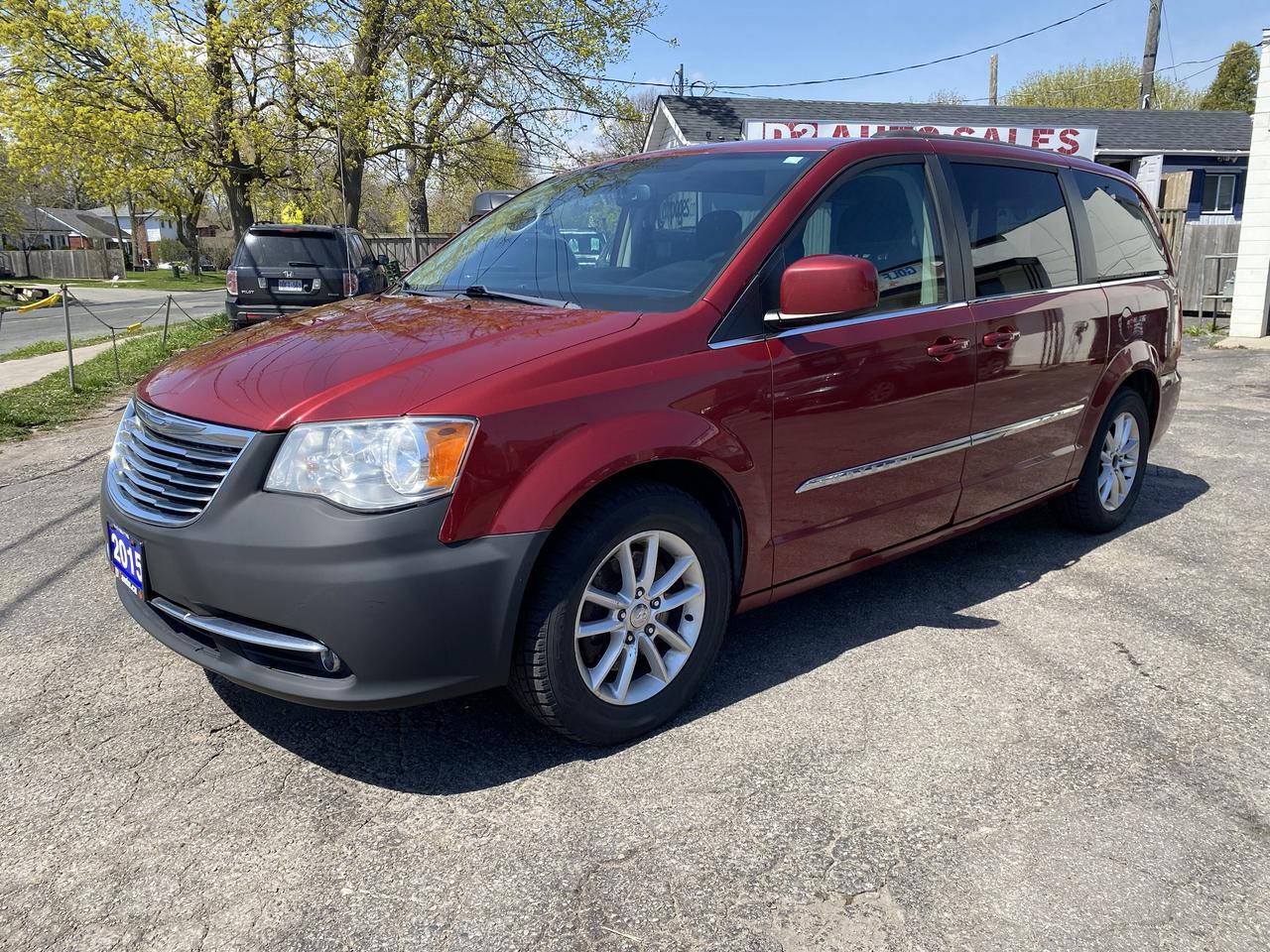Used 2015 Chrysler Town & Country 7 Passenger/Touring/Power Doors/DVD/Bckup Camera for sale in Scarborough, ON