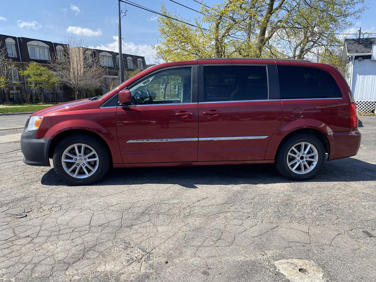 2015 Chrysler Town & Country 7 Passenger/Touring/Power Doors/DVD/Bckup Camera Photo