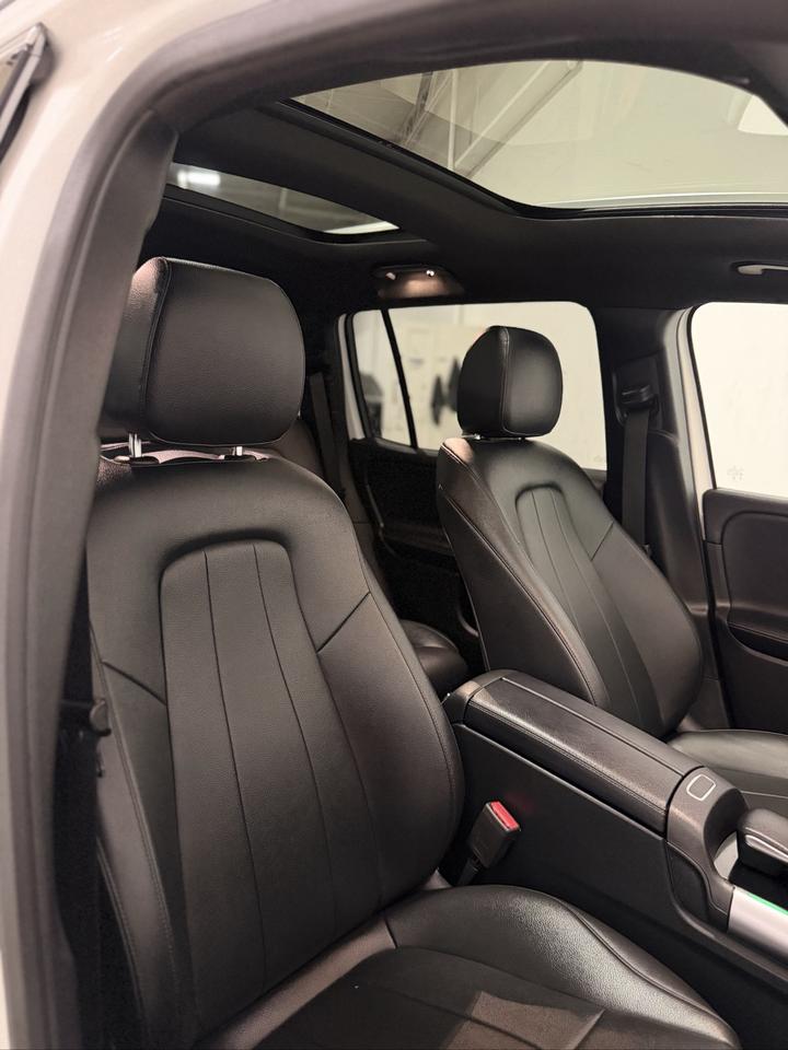 2023 Mercedes-Benz GLB GLB 250 Photo