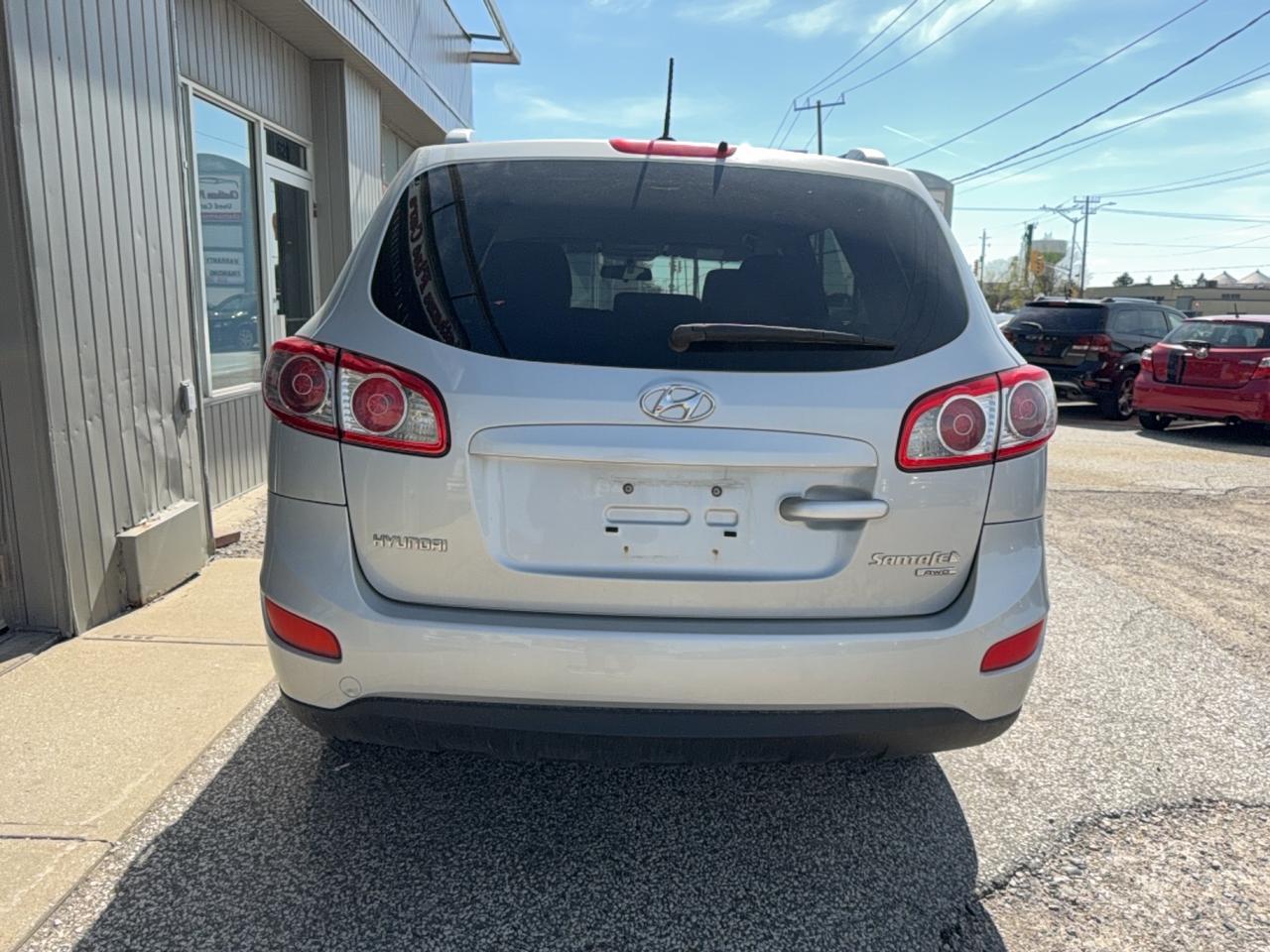 2010 Hyundai Santa Fe GL Photo