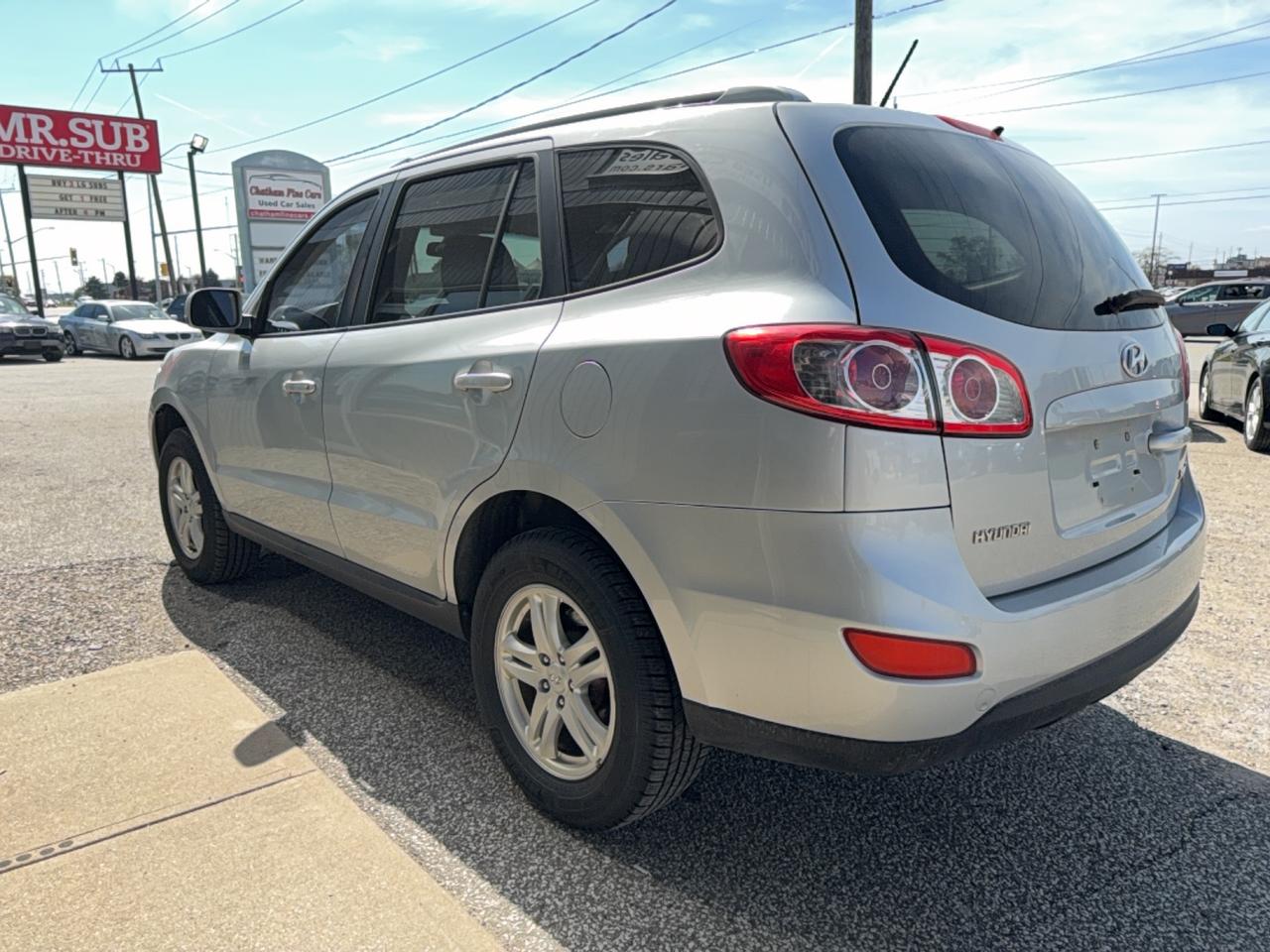 2010 Hyundai Santa Fe GL Photo4