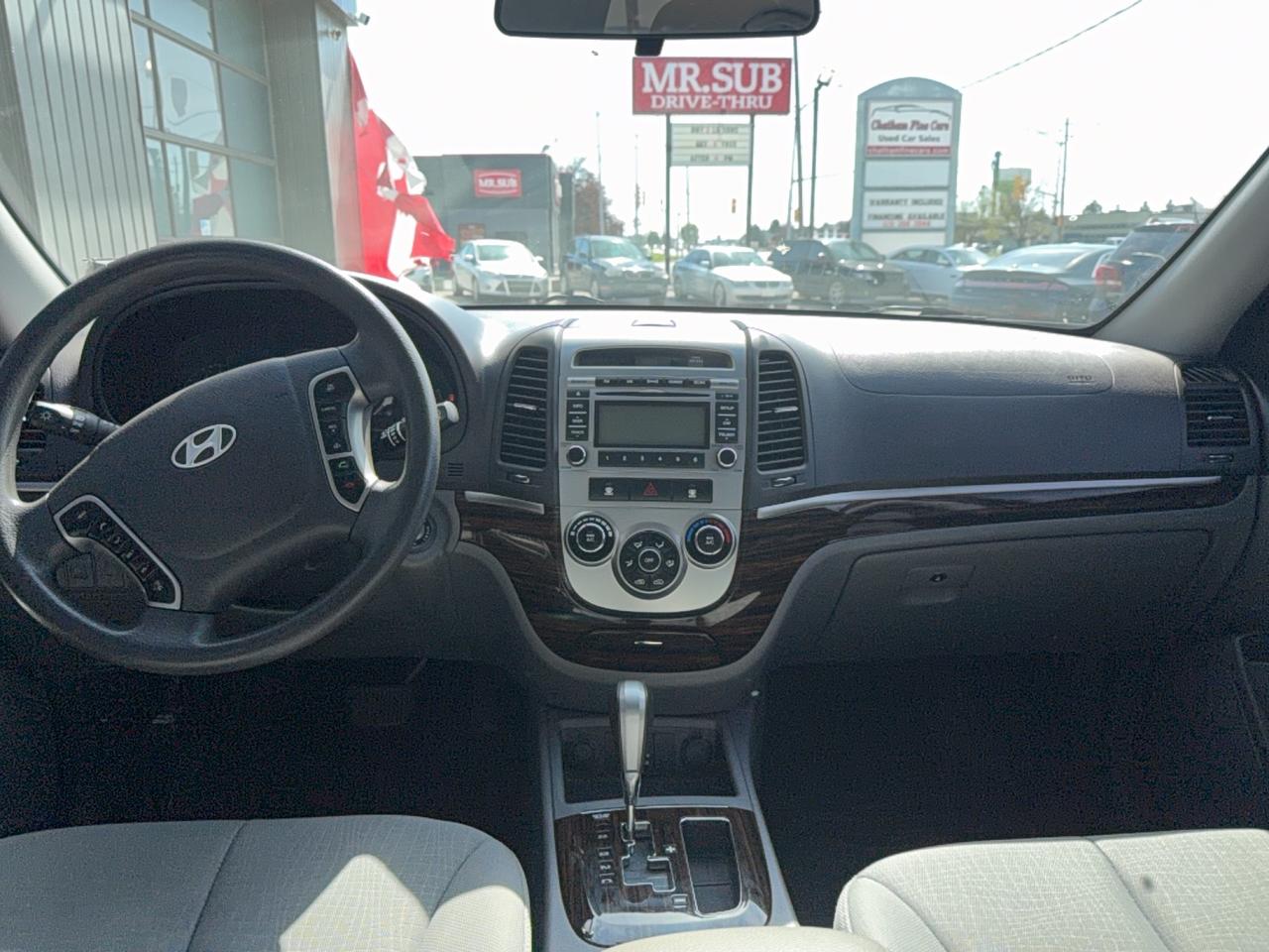2010 Hyundai Santa Fe GL Photo
