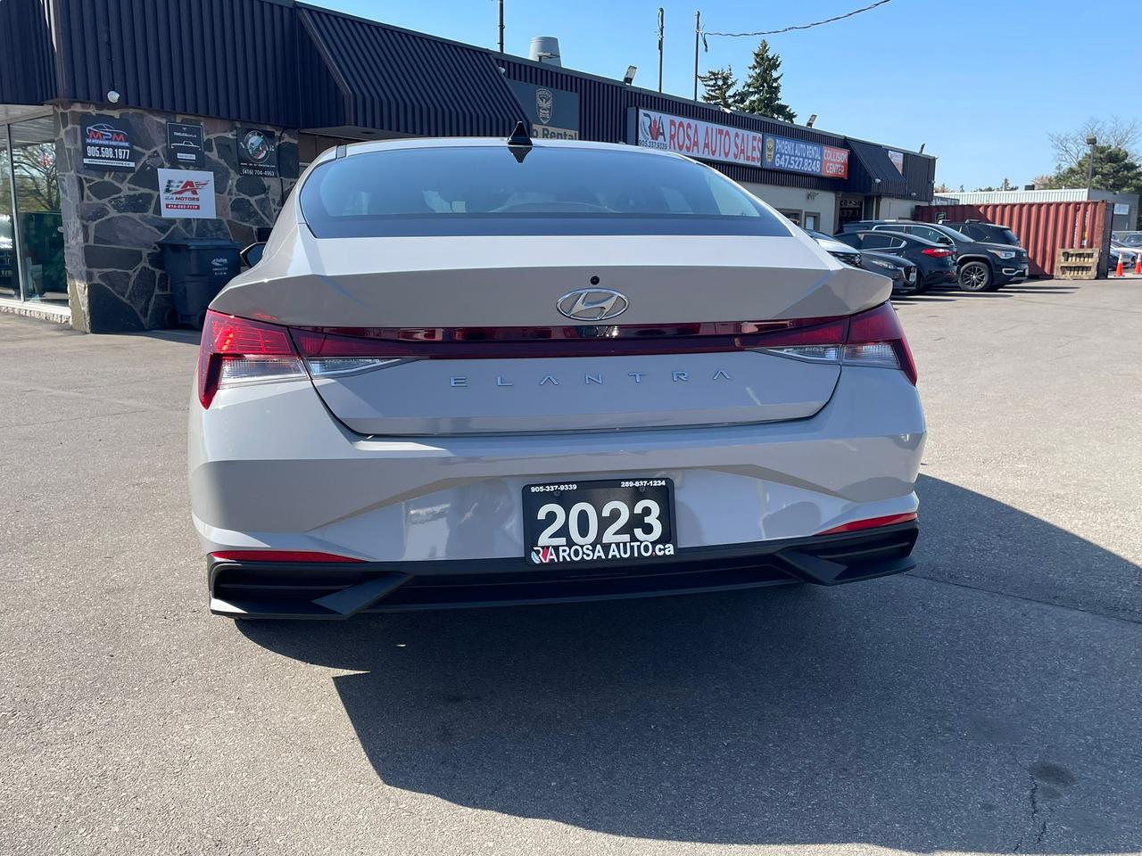 2023 Hyundai Elantra Preferred LOW KM NO ACCIDENT SAFETY CERTIFED CAMER Photo