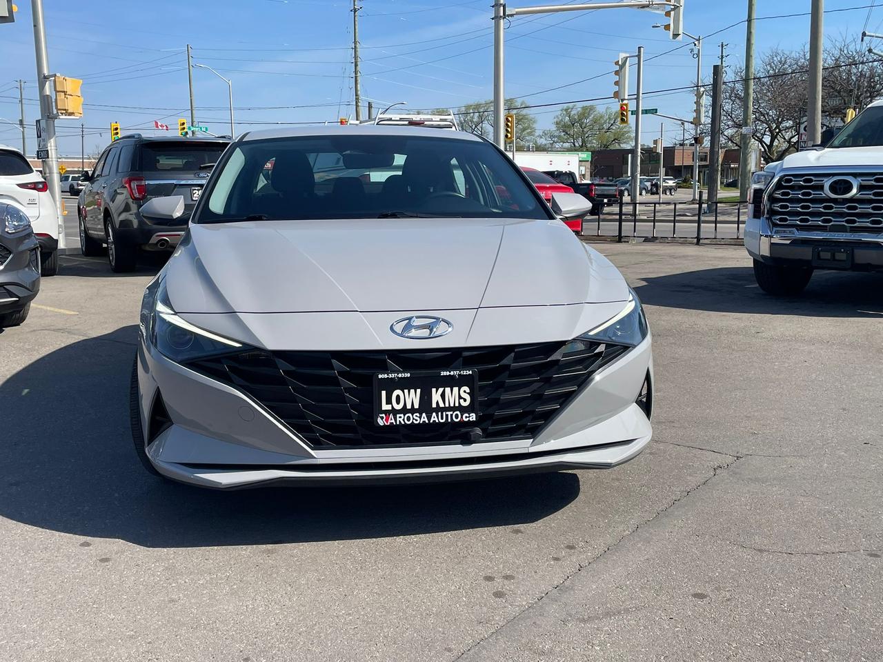 2023 Hyundai Elantra Preferred LOW KM NO ACCIDENT SAFETY CERTIFED CAMER Photo