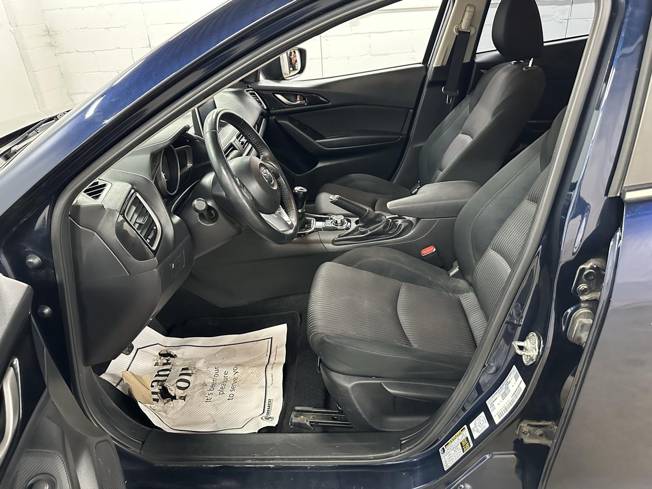 2015 Mazda MAZDA3 GS Photo30