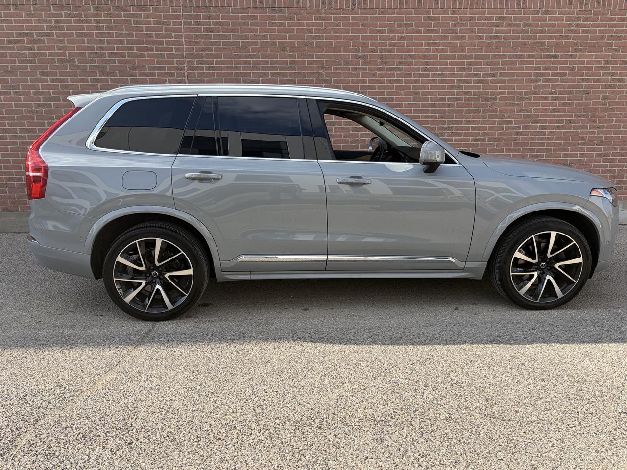 2024 Volvo XC90 Plus Bright Theme Photo4