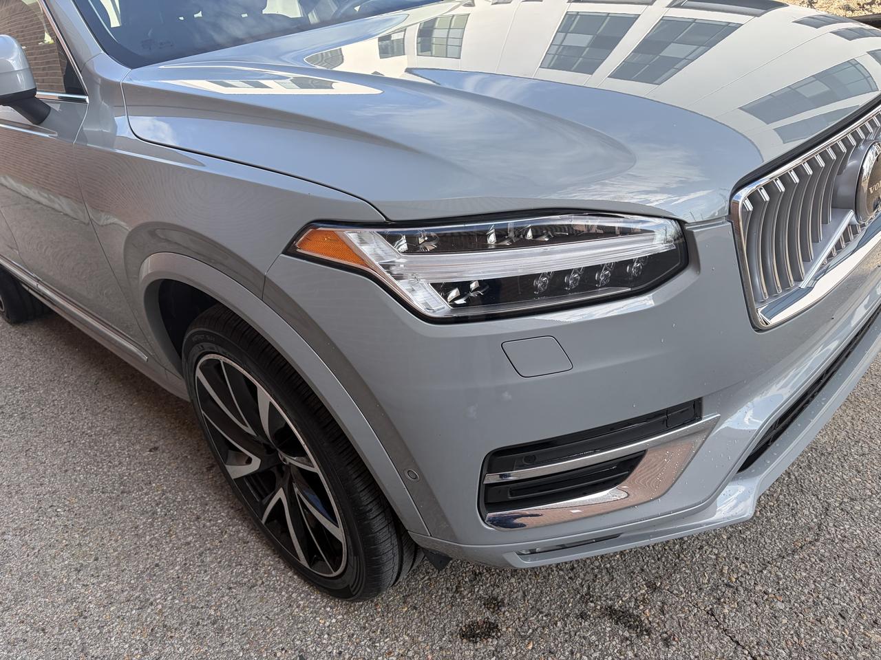 2024 Volvo XC90 Plus Bright Theme Photo3