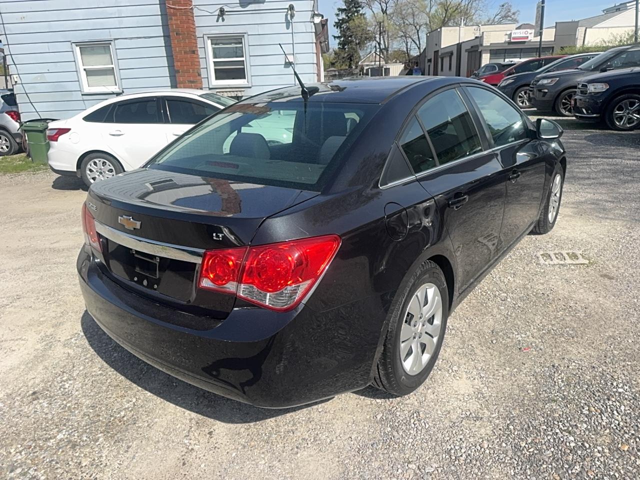 2014 Chevrolet Cruze 1LT Photo2