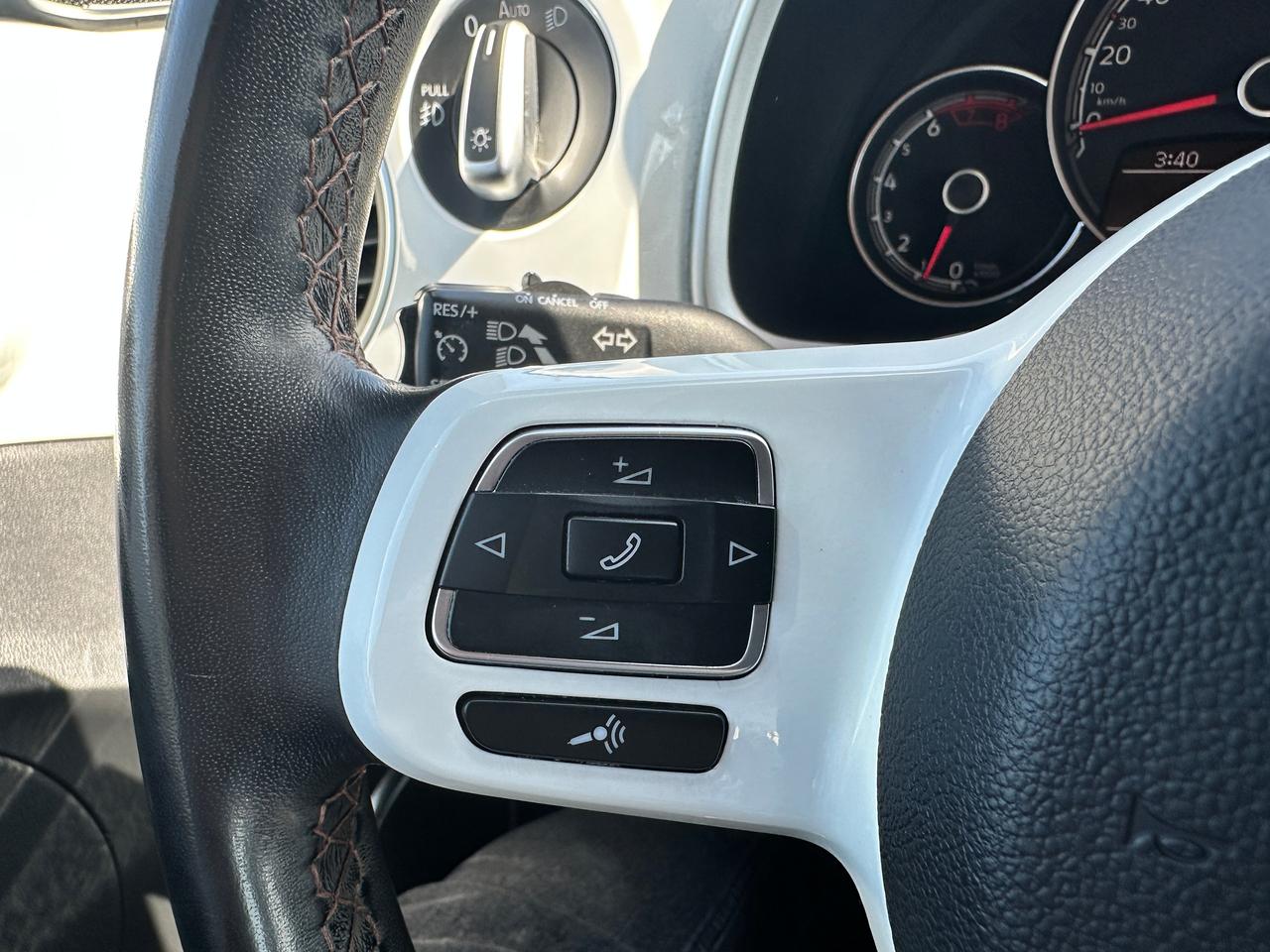2017 Volkswagen Beetle Classic Convertible FM/XM Bluetooth BackupCam A/C Photo