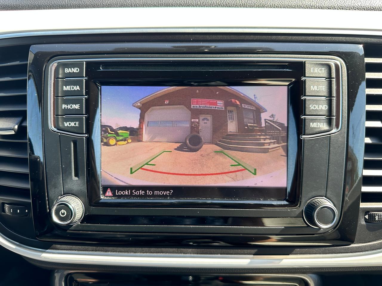 2017 Volkswagen Beetle Classic Convertible FM/XM Bluetooth BackupCam A/C Photo