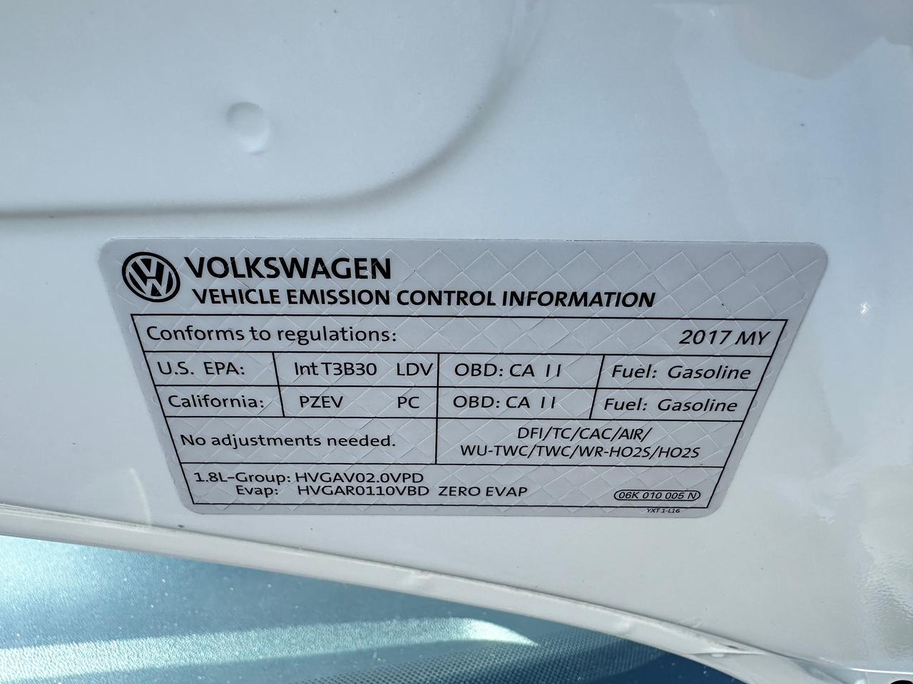 2017 Volkswagen Beetle Classic Convertible FM/XM Bluetooth BackupCam A/C Photo