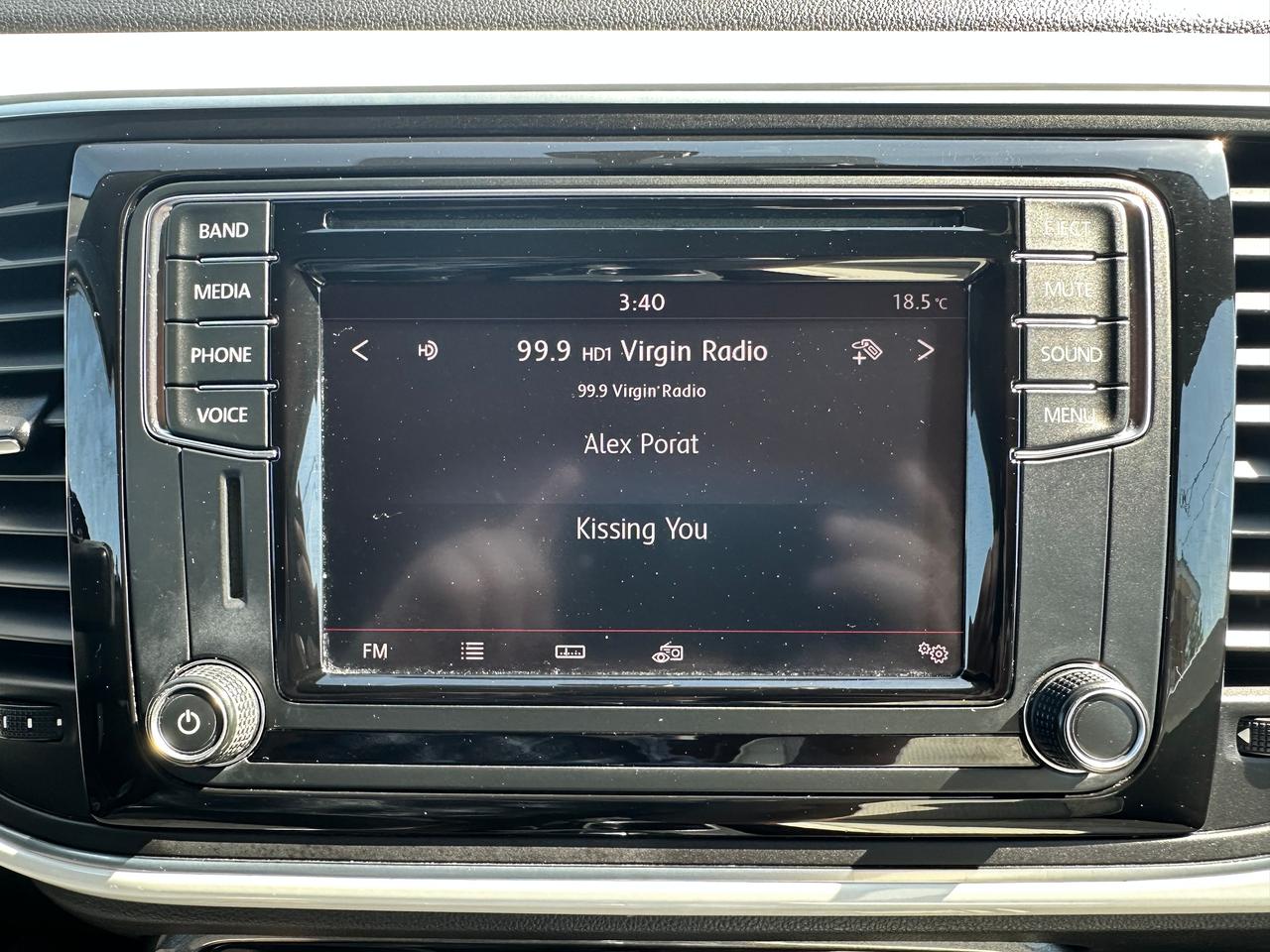 2017 Volkswagen Beetle Classic Convertible FM/XM Bluetooth BackupCam A/C Photo