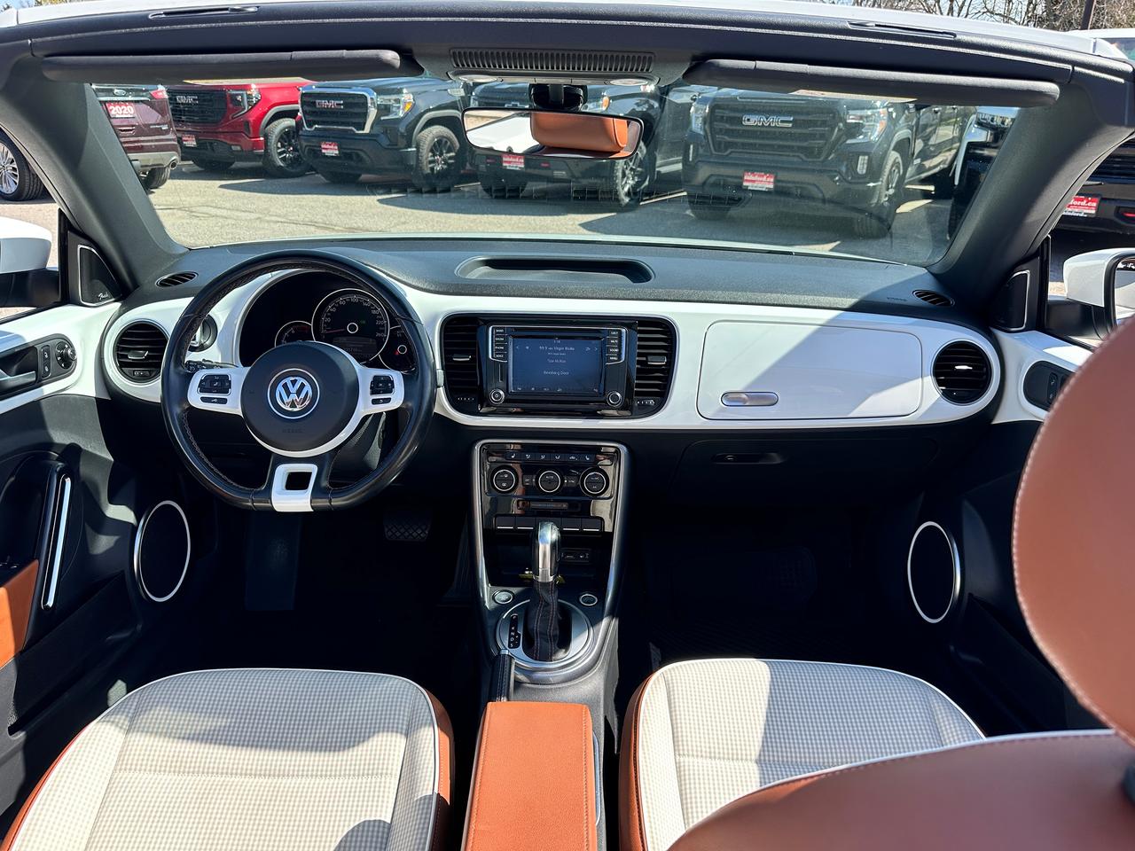 2017 Volkswagen Beetle Classic Convertible FM/XM Bluetooth BackupCam A/C Photo