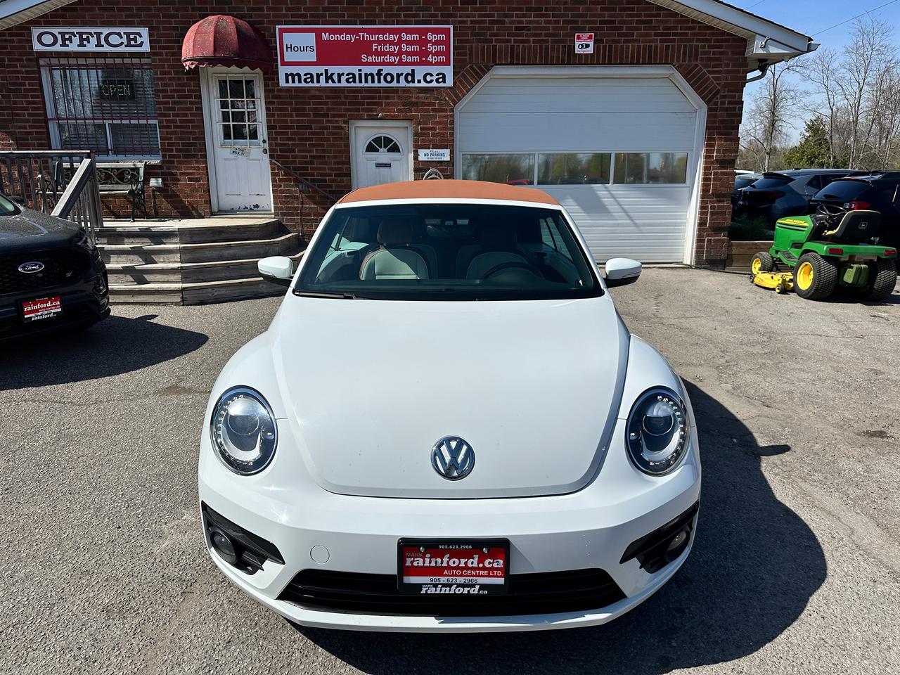 2017 Volkswagen Beetle Classic Convertible FM/XM Bluetooth BackupCam A/C Photo