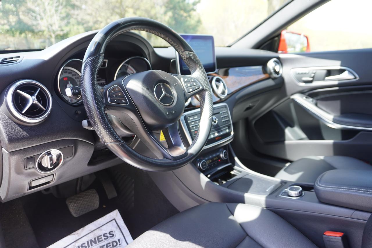 2015 Mercedes-Benz CLA-Class 1 OWNER /NO ACCIDENTS /AMG /4MATIC / LOADED LOCAL Photo