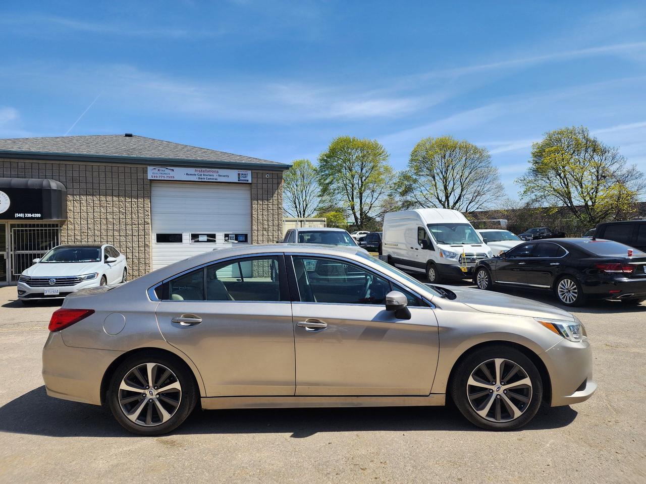 2016 Subaru Legacy 2.5i w/Limited & Tech Pkg l LOW KM l Clean Carfax Photo4