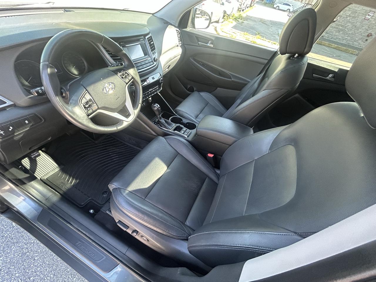 2017 Hyundai Tucson AWD 4dr 2.0L Photo