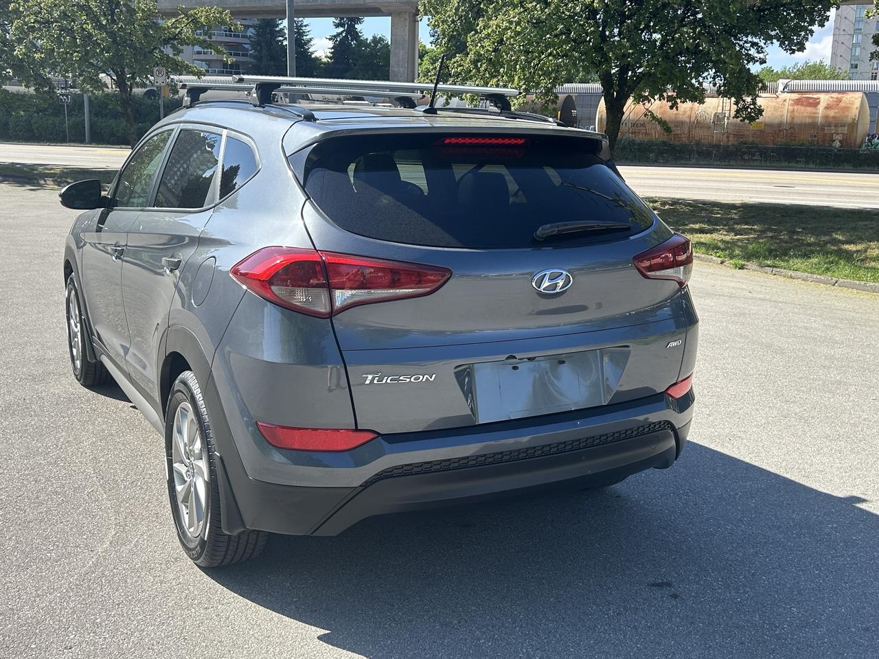 2017 Hyundai Tucson AWD 4dr 2.0L - Photo #3