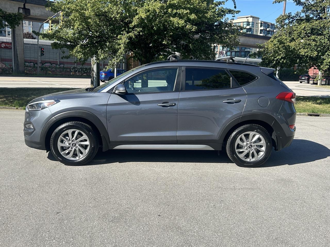 2017 Hyundai Tucson AWD 4dr 2.0L - Photo #2