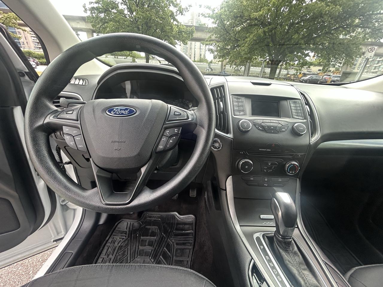 2016 Ford Edge SE - Photo 25