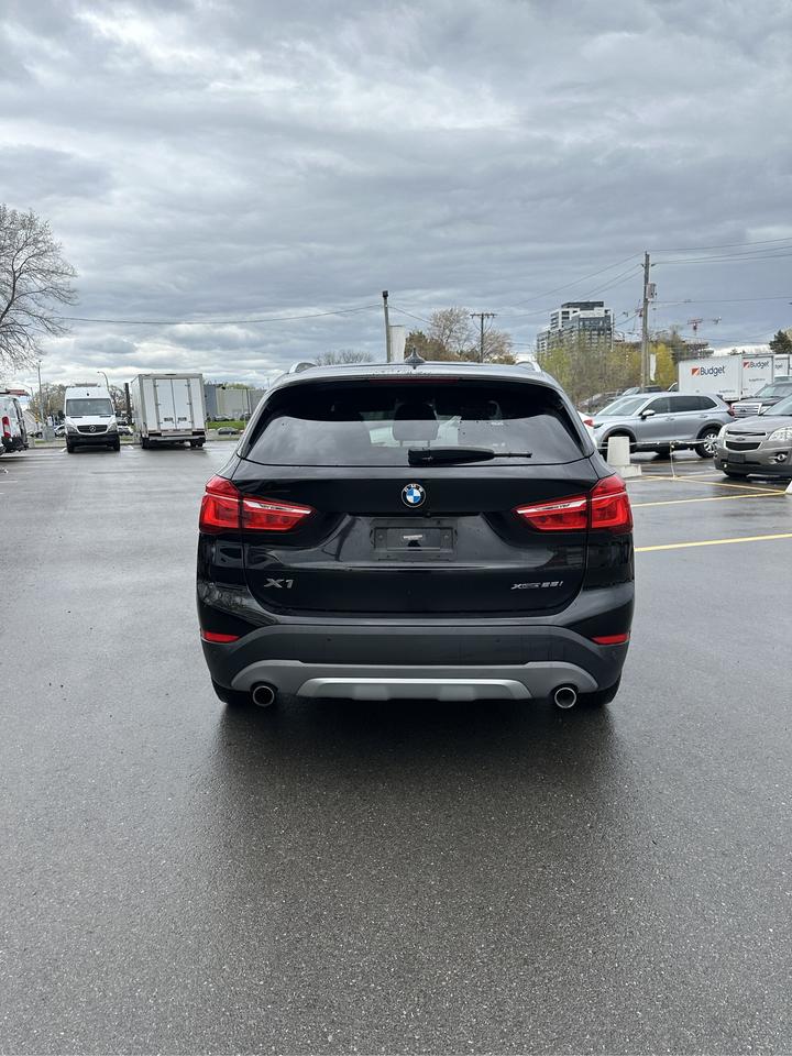 2018 BMW X1 xDrive28i - Photo #5