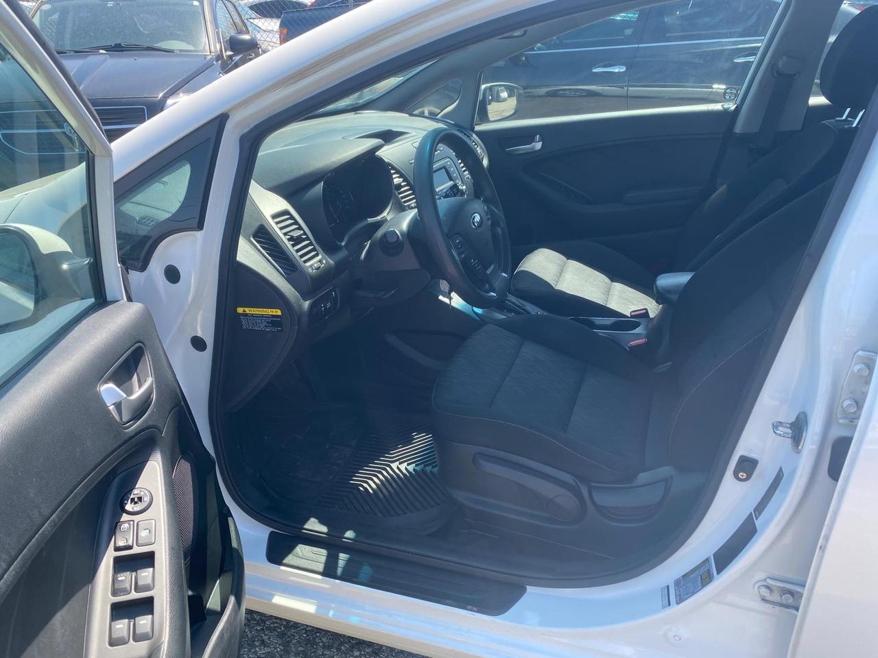 2015 Kia Forte LX, COMES CERTIFIED WITH 3 YRS WARRANTY INCLUDED Photo
