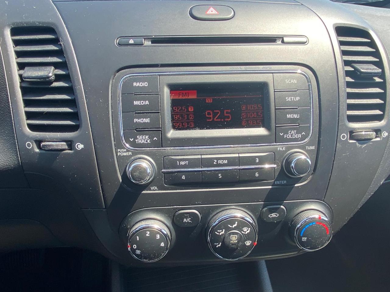 2015 Kia Forte LX, COMES CERTIFIED WITH 3 YRS WARRANTY INCLUDED Photo