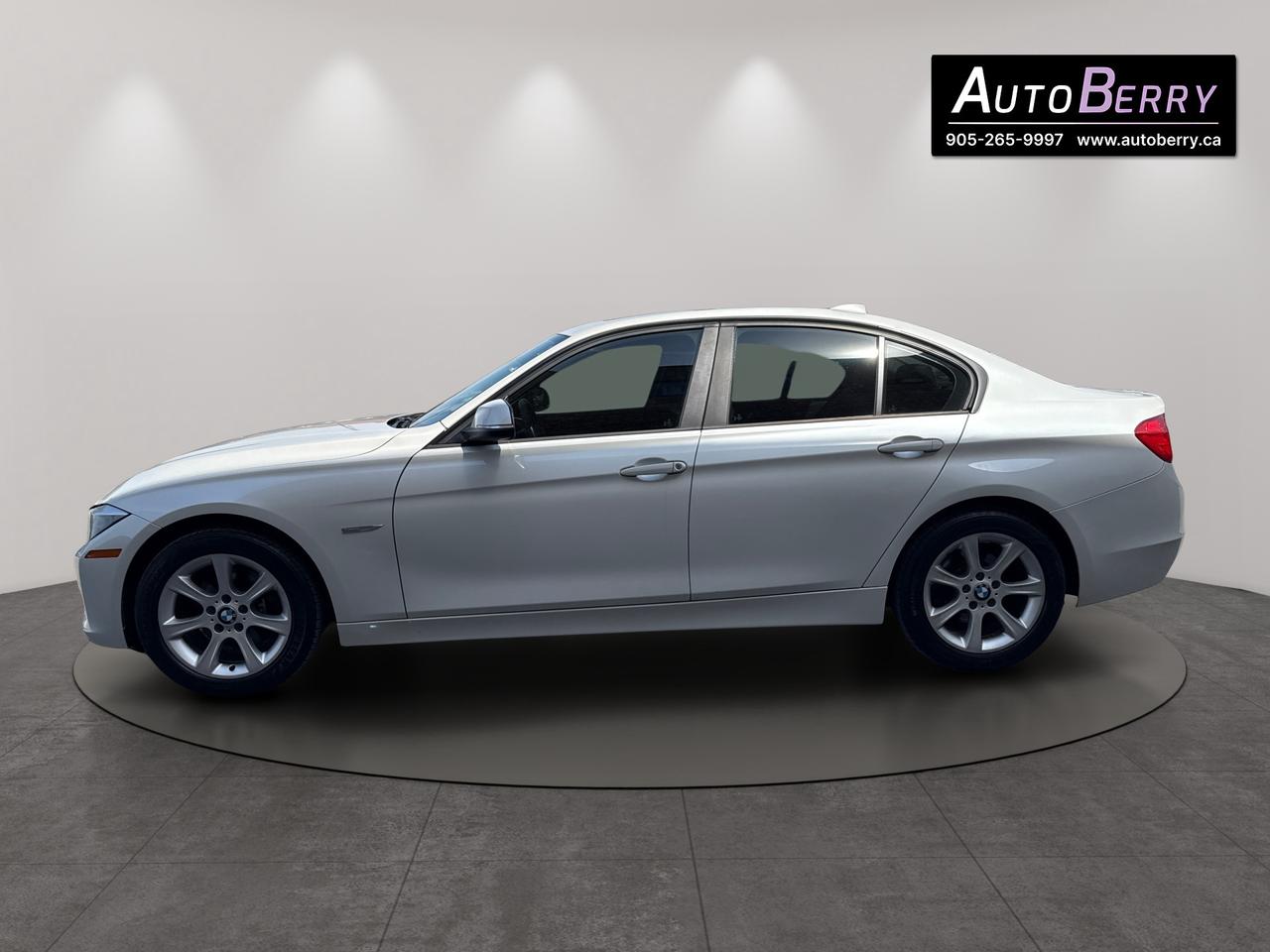 2013 BMW 3 Series 4dr Sdn 328i xDrive AWD Photo4