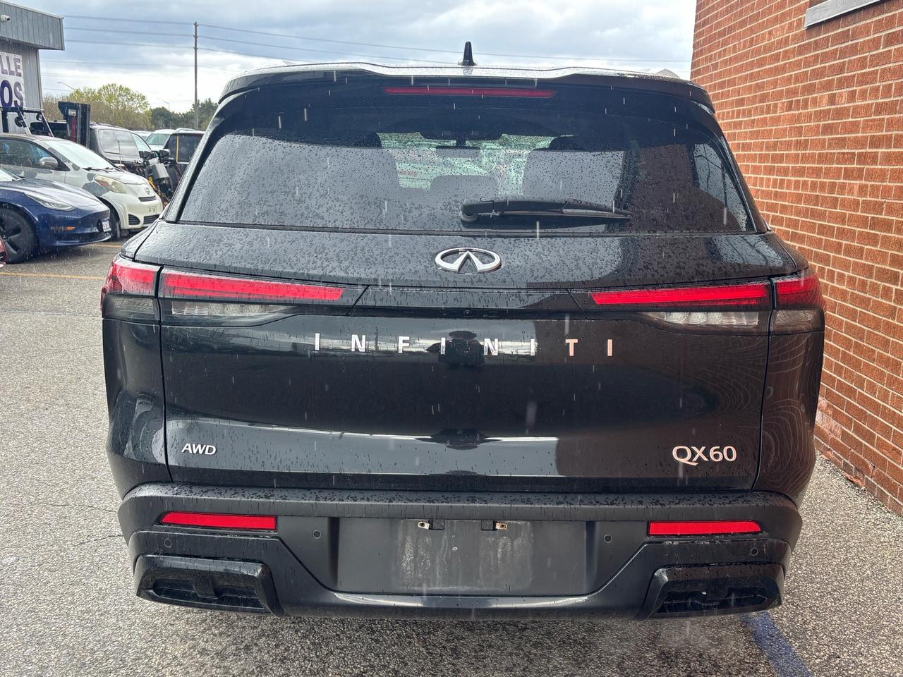 2023 Infiniti QX60 LUXE AWD Photo4