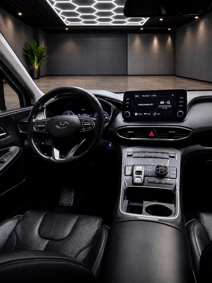 2021 Hyundai Santa Fe Preferred AWD H-TRAC Photo