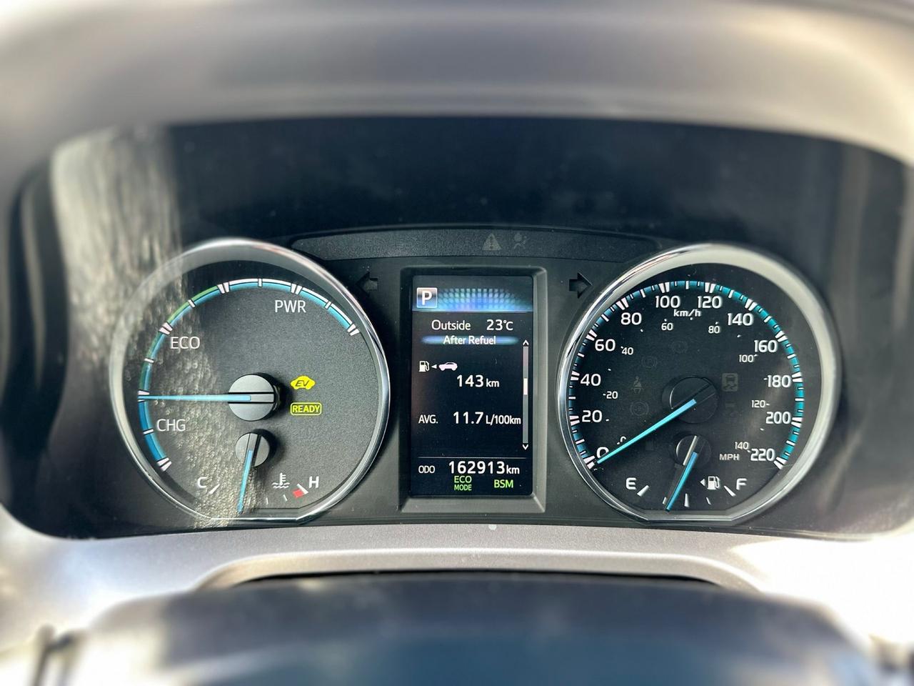 2017 Toyota RAV4  AWD Hybrid XLE Photo