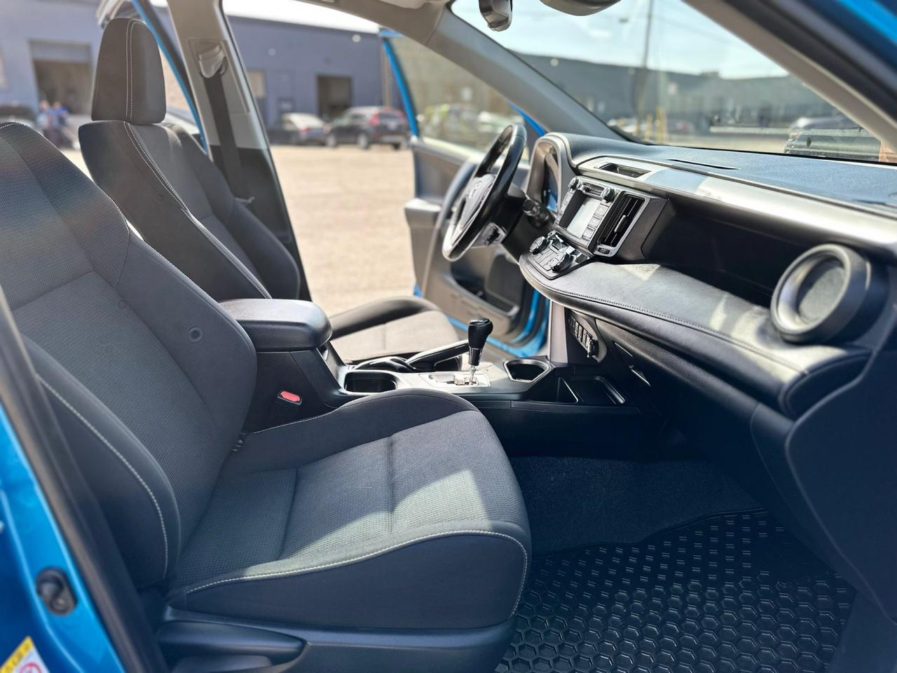 2017 Toyota RAV4  AWD Hybrid XLE Photo