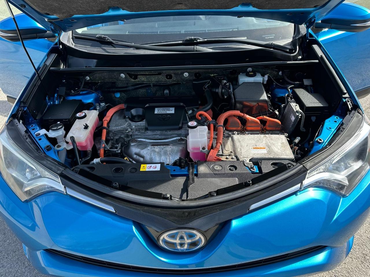 2017 Toyota RAV4  AWD Hybrid XLE Photo