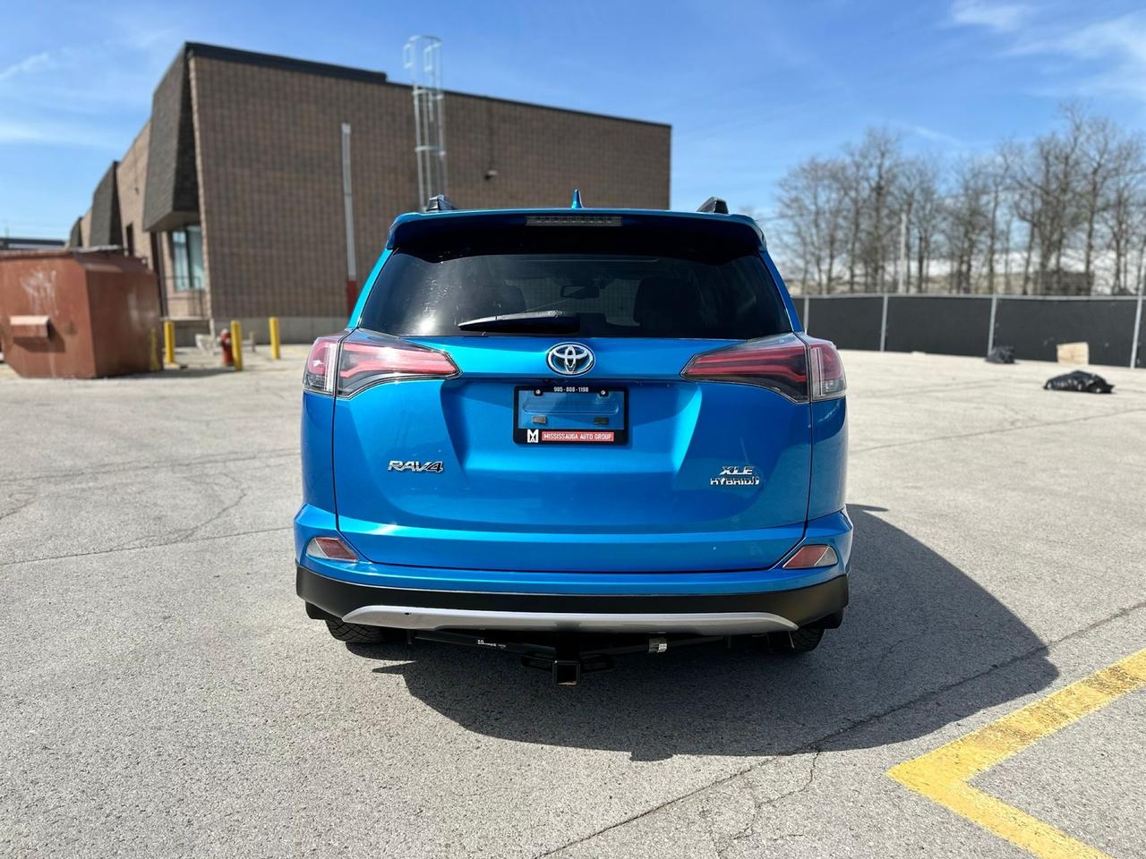2017 Toyota RAV4  AWD Hybrid XLE Photo