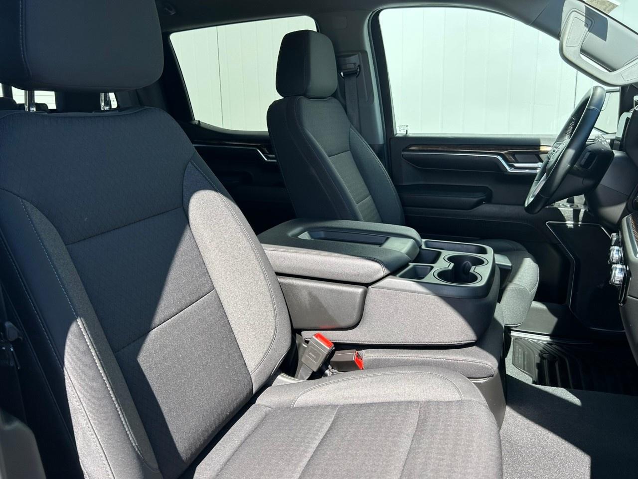 2023 GMC Sierra 1500 Crew Cab Standard Box 4-Wheel Drive SLE Photo