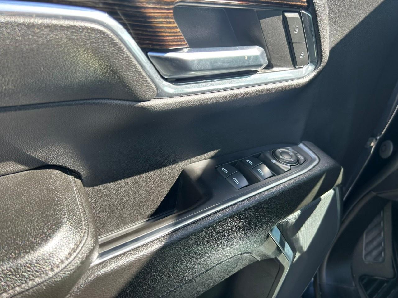 2023 GMC Sierra 1500 Crew Cab Standard Box 4-Wheel Drive SLE Photo