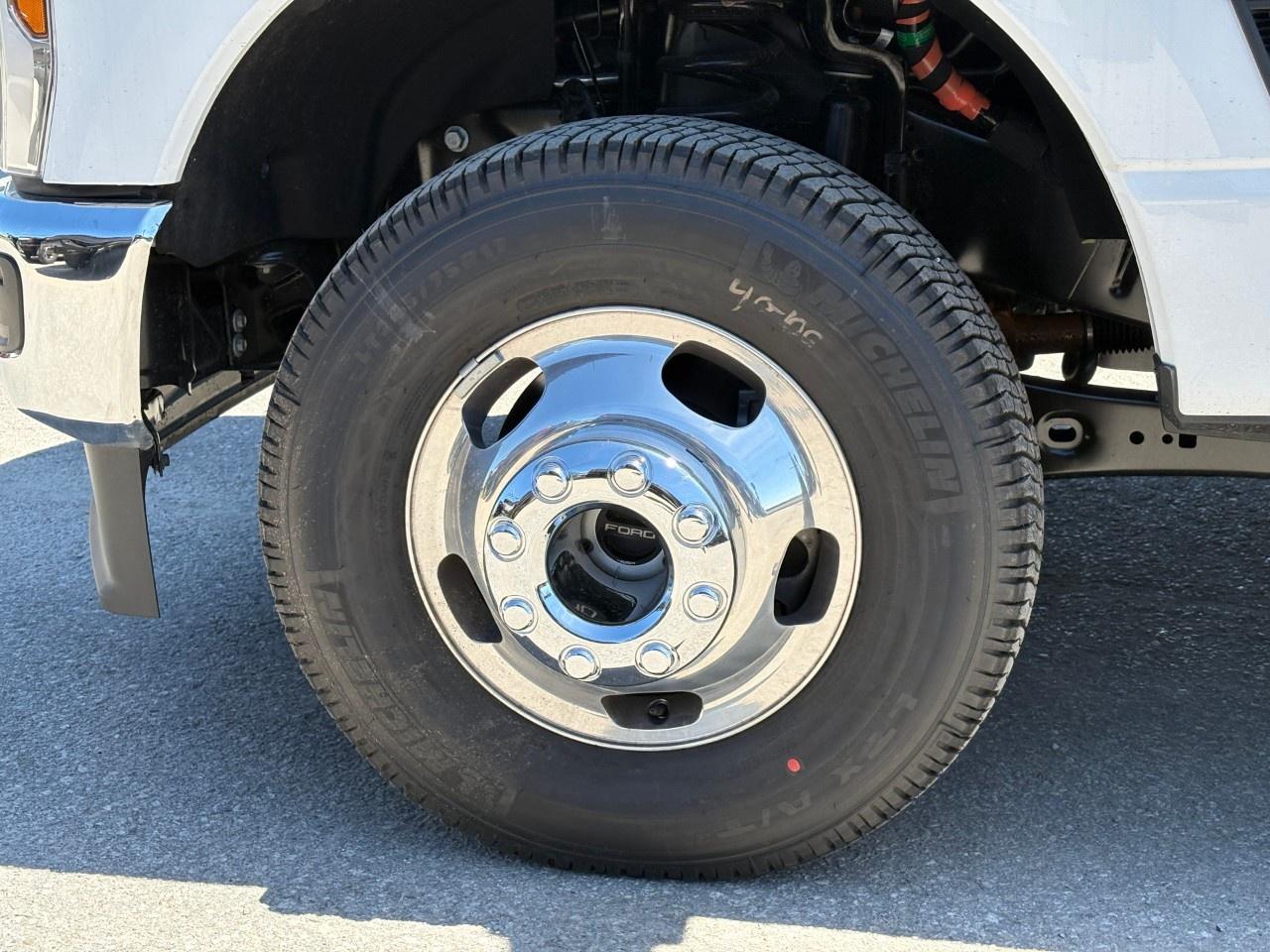 2026 Ford F-350 Super Duty DRW XLT 4WD CREW CAB 8' BOX Photo