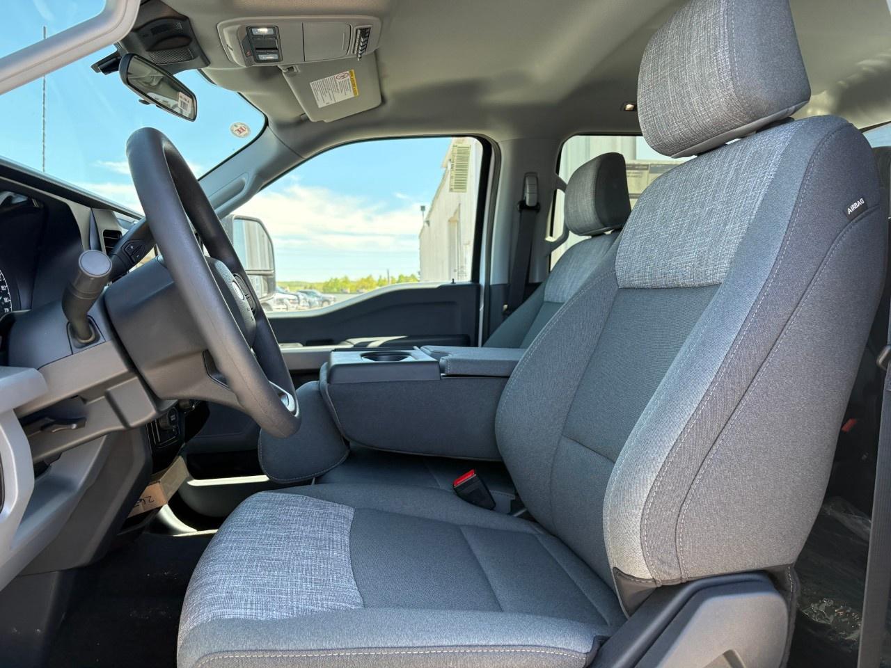 2026 Ford F-350 Super Duty DRW XLT 4WD CREW CAB 8' BOX Photo