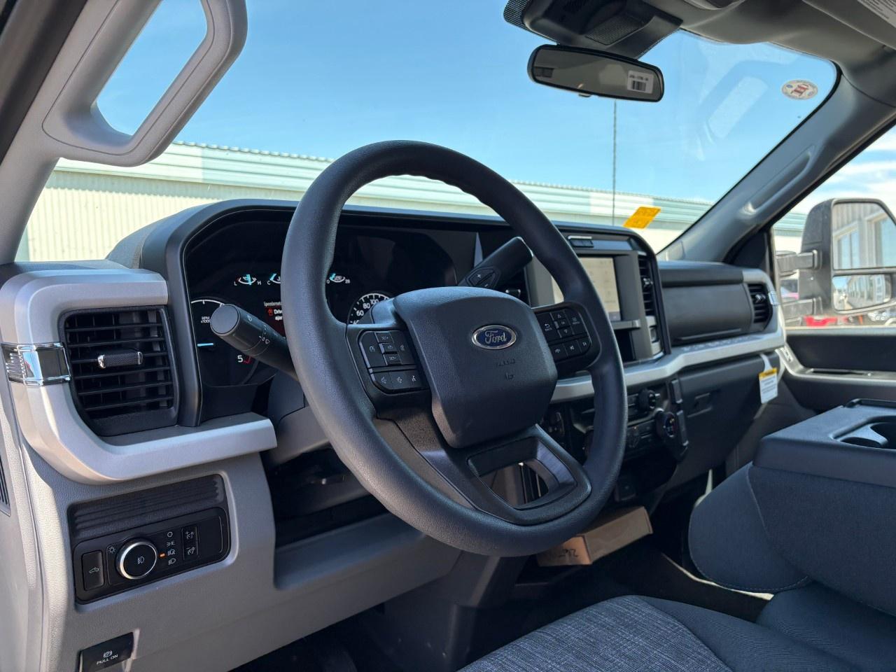 2026 Ford F-350 Super Duty DRW XLT 4WD CREW CAB 8' BOX Photo